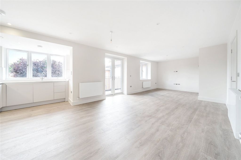 Property photo 3 of 11 Picture No. 01