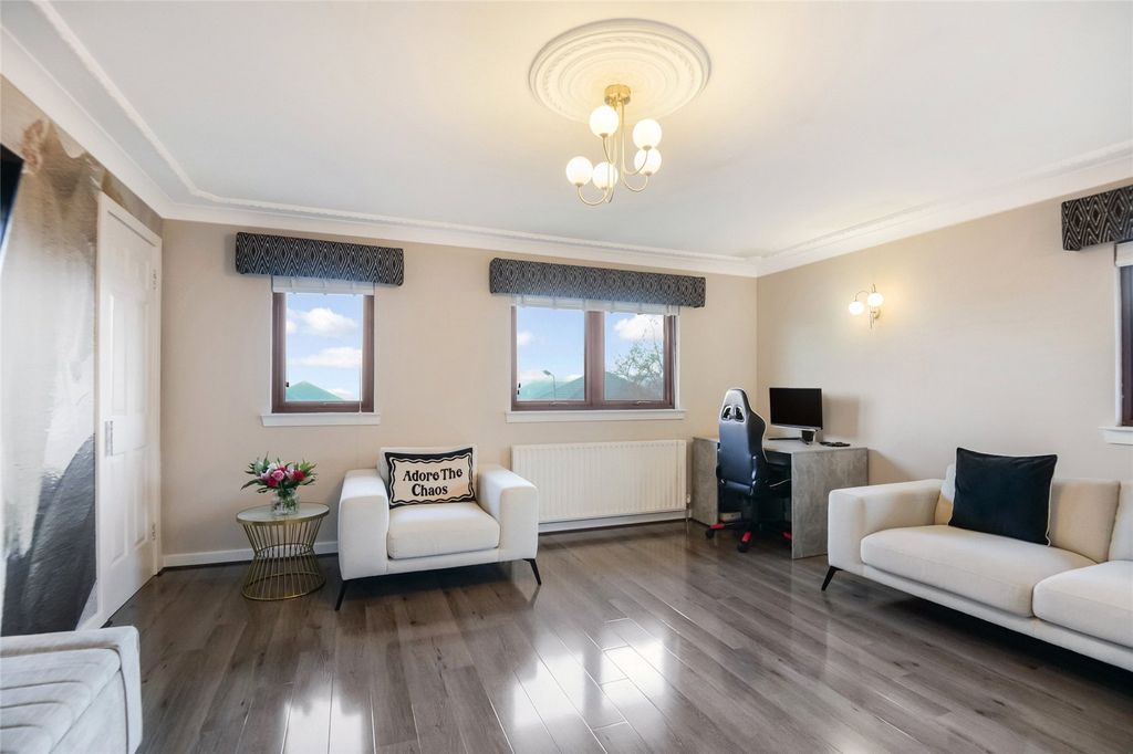 Property photo 3 of 22 Picture No. 05