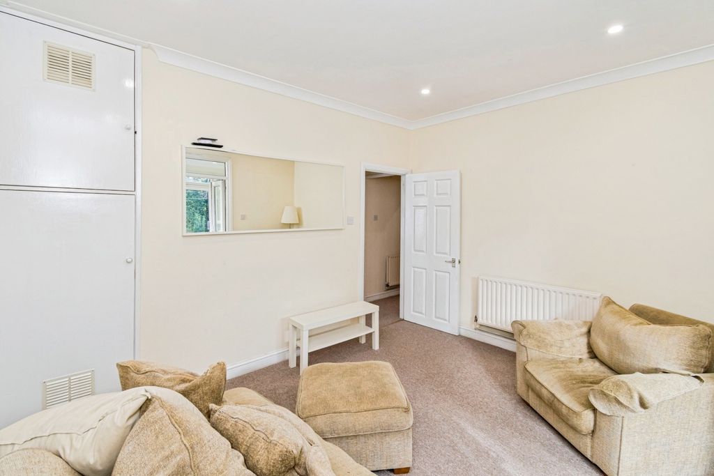 Property photo 3 of 12 Pbox-Img.Jpg