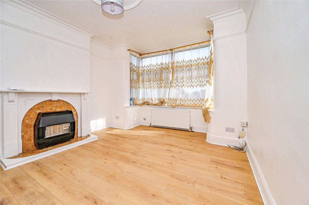 Property photo 2 of 15 Picture No. 19
