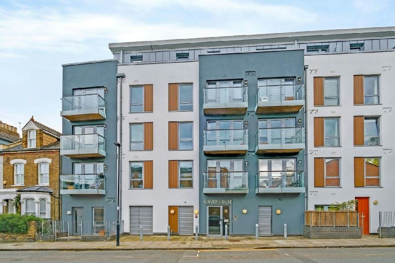 Property photo 3 of 14 Facade.