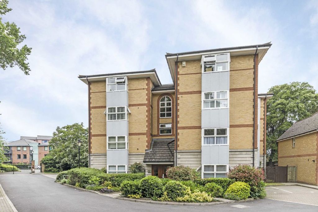 Property photo 1 of 6