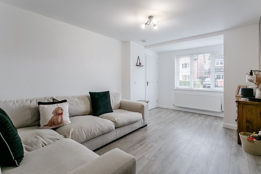 Property photo 2 of 30