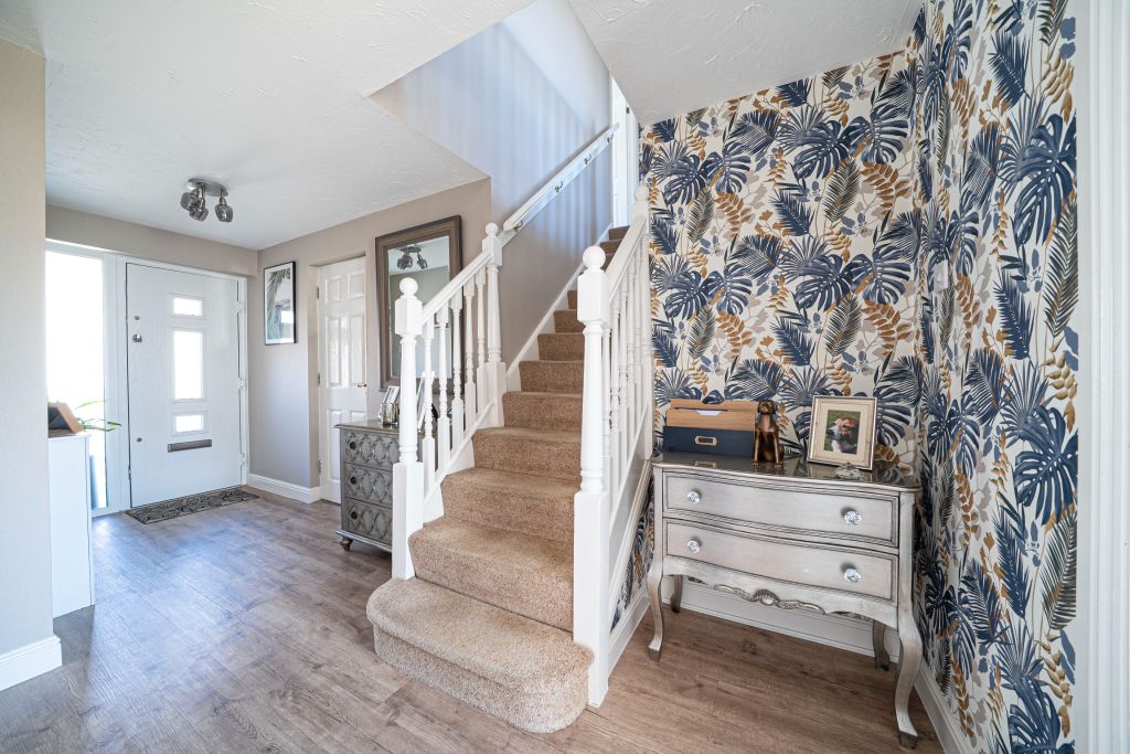 Property photo 2 of 25