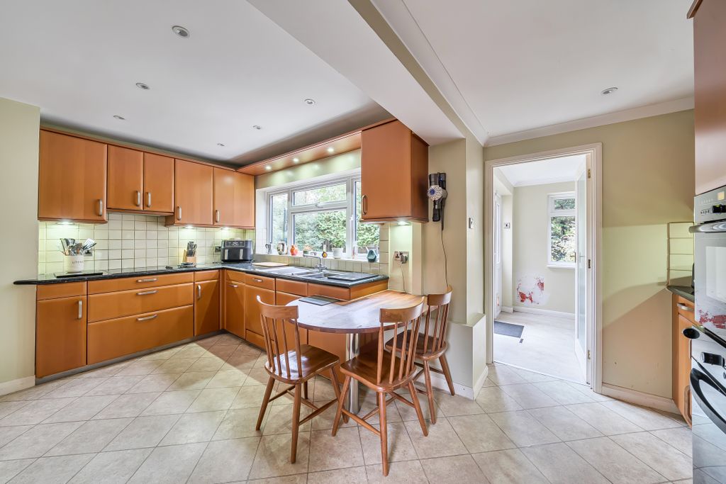 Property photo 3 of 16