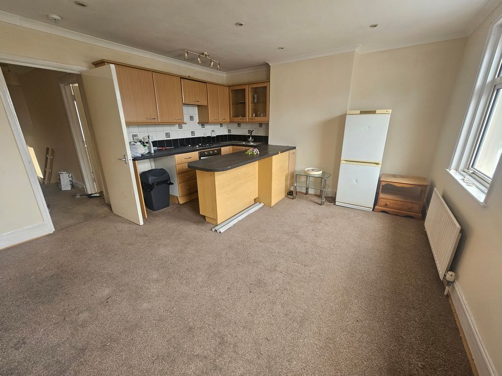 Property photo 1 of 3