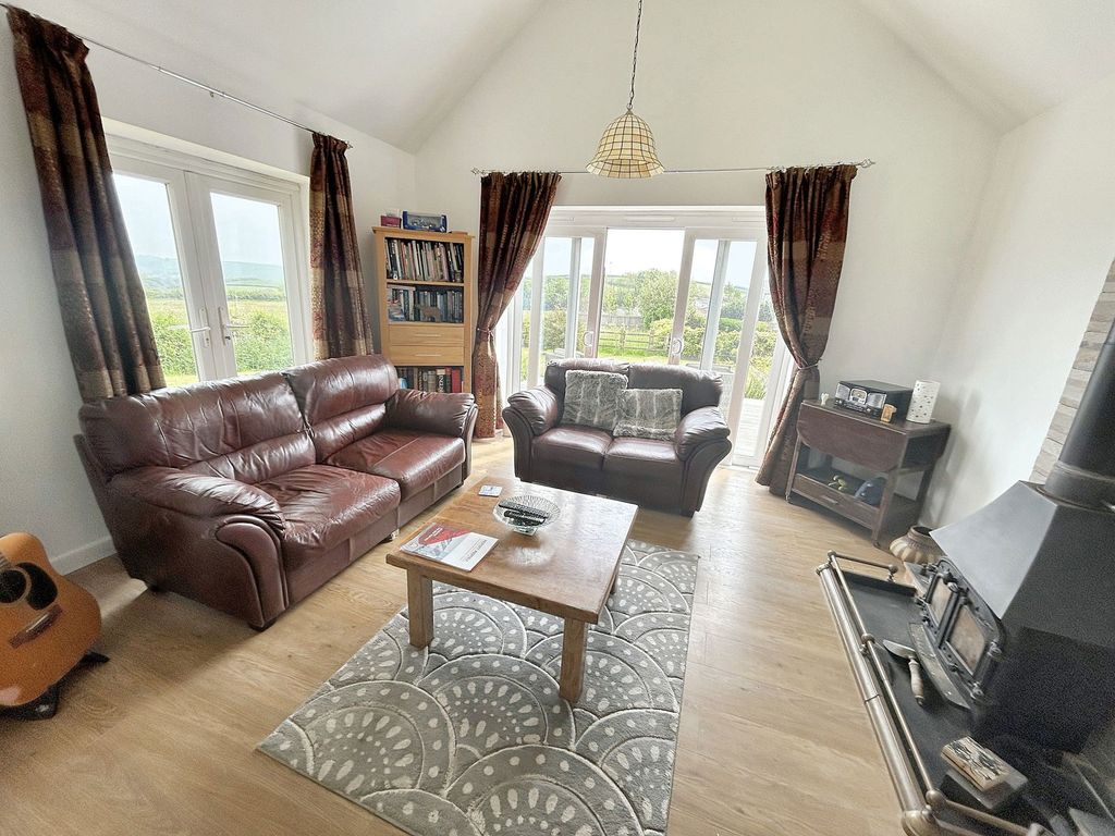 Property photo 3 of 25