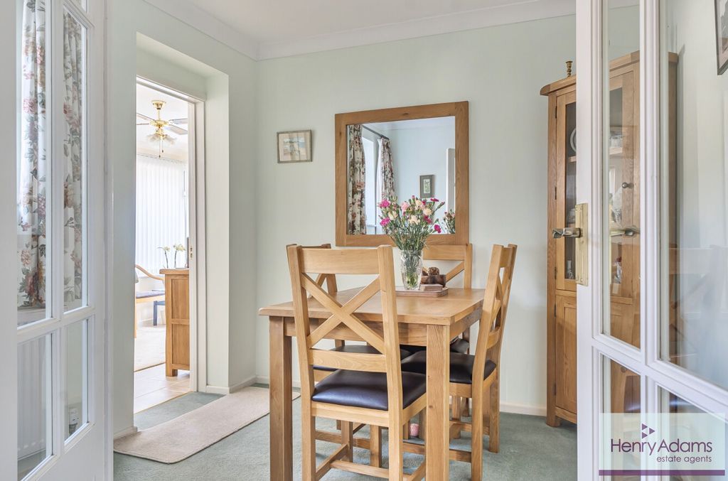 Additional image 10 of 3 bed detached bungalow for saleRother Close, Petersfield GU31