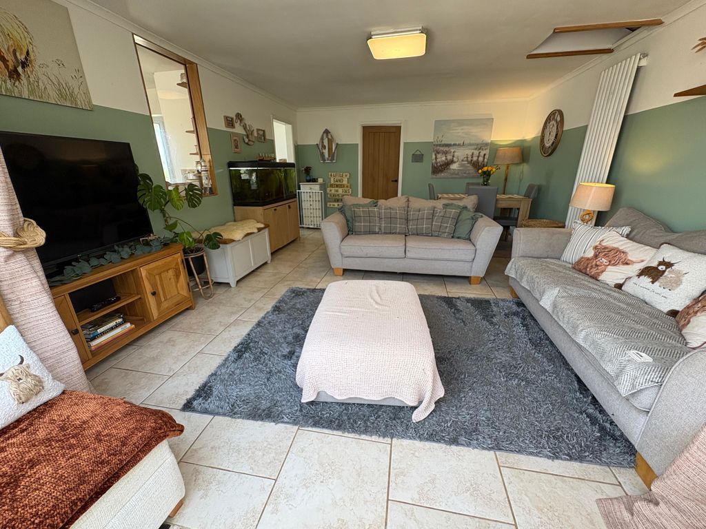 Property photo 3 of 12 Photo 10