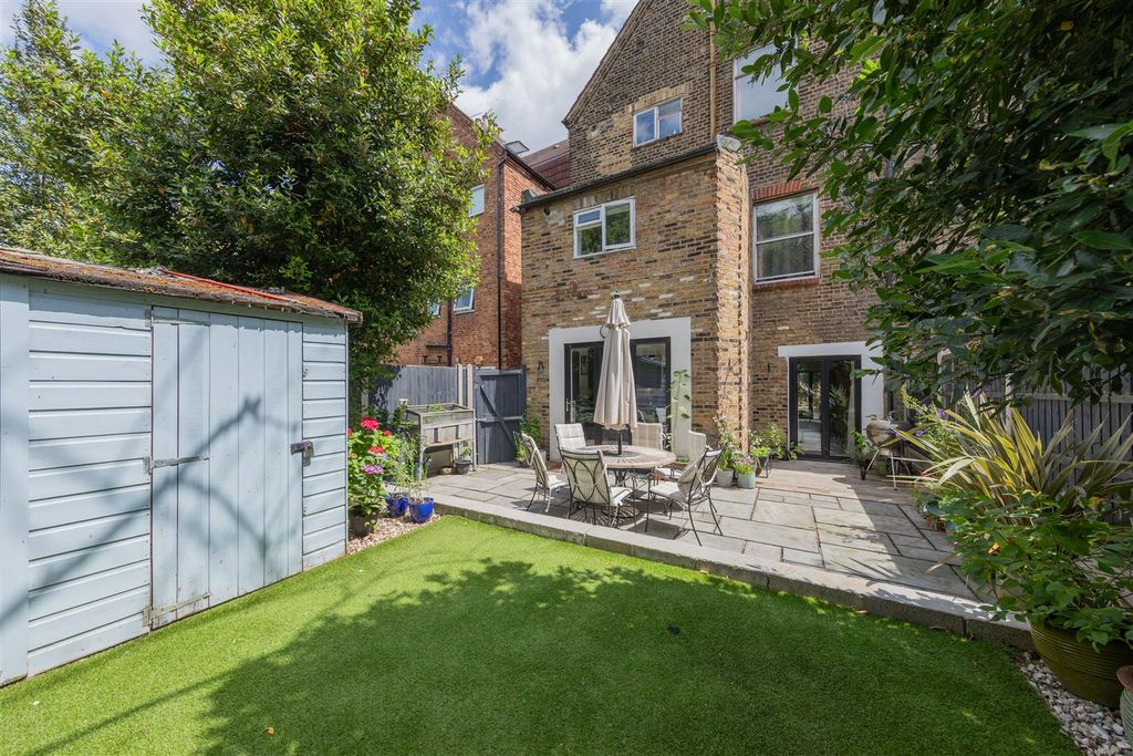 Property photo 3 of 20 Hermon Hill E11