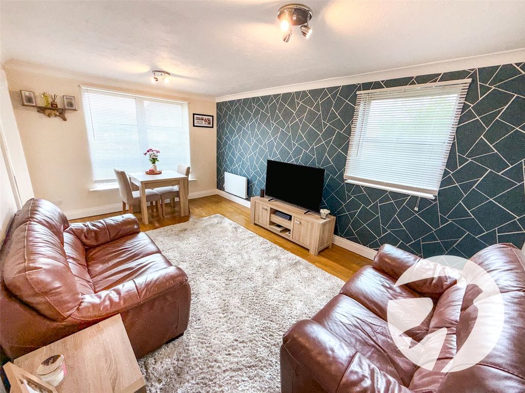 Property photo 2 of 11 Picture No. 08