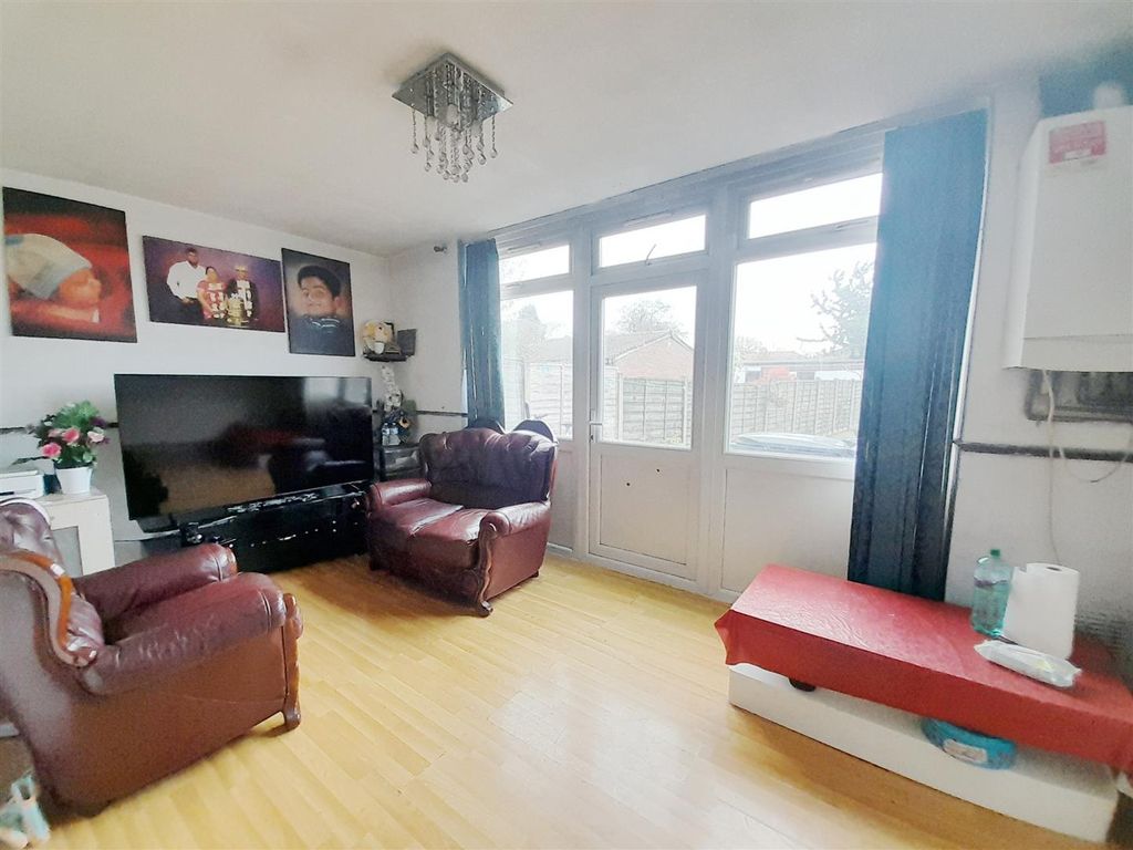 Property photo 3 of 15 8