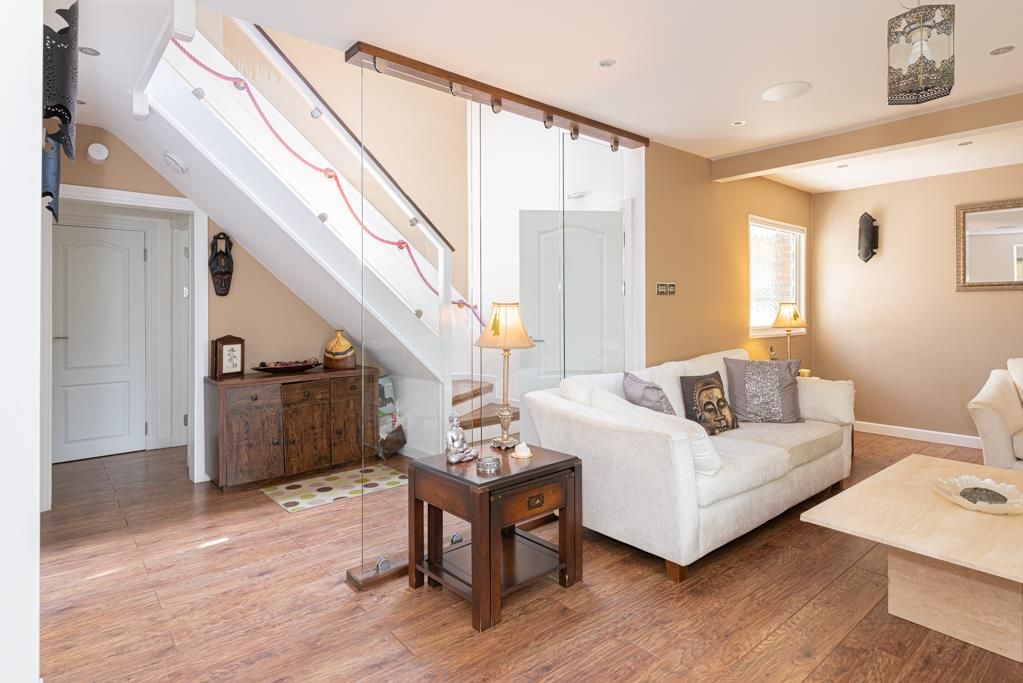 Property photo 2 of 30 (Rightmove) 5.Jpg