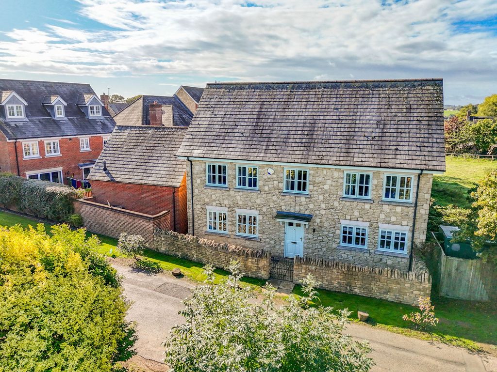 Property photo 1 of 29