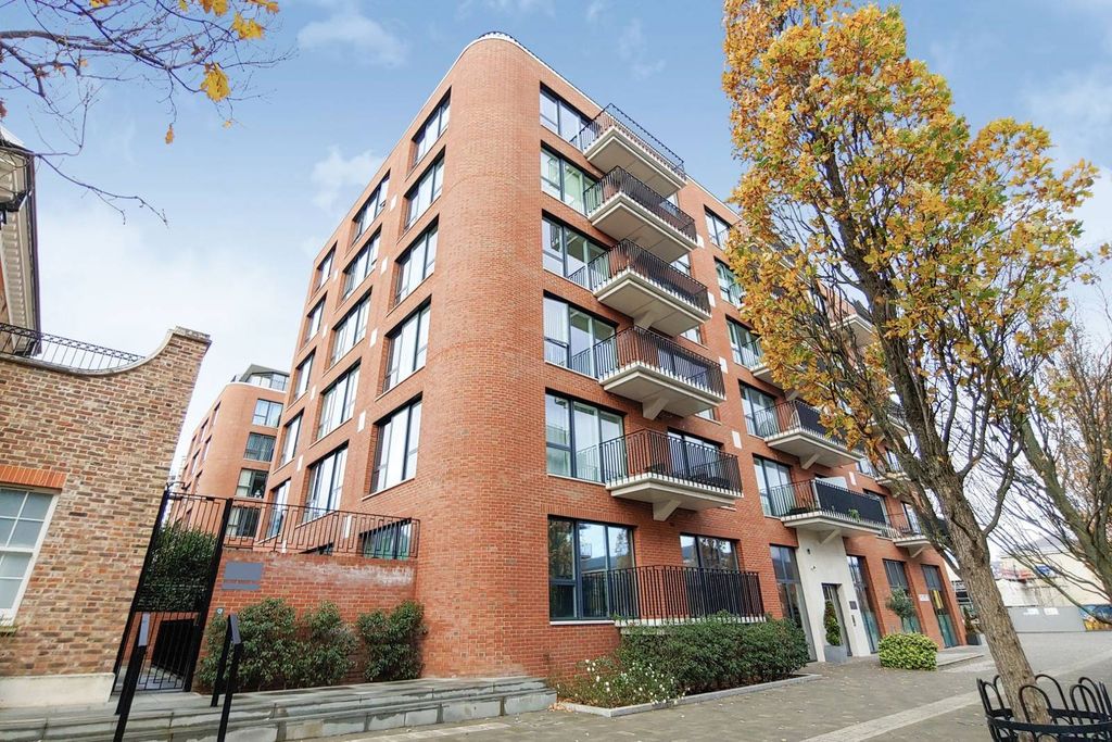 Property photo 1 of 12