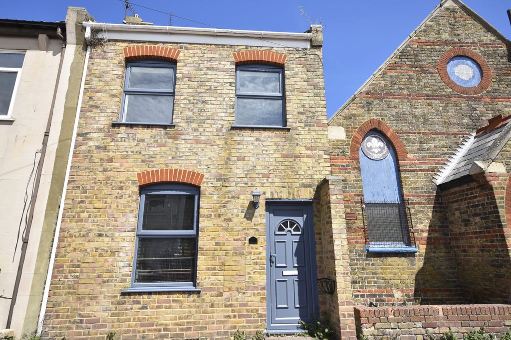 Property photo 1 of 12