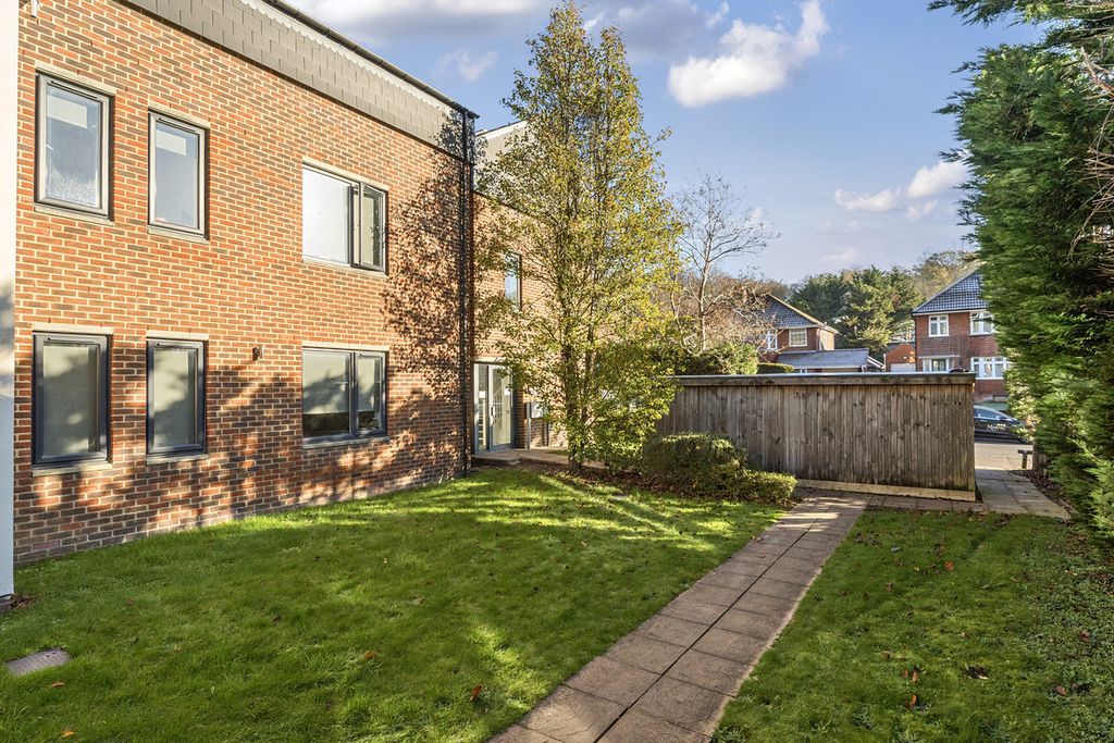 Property photo 1 of 24