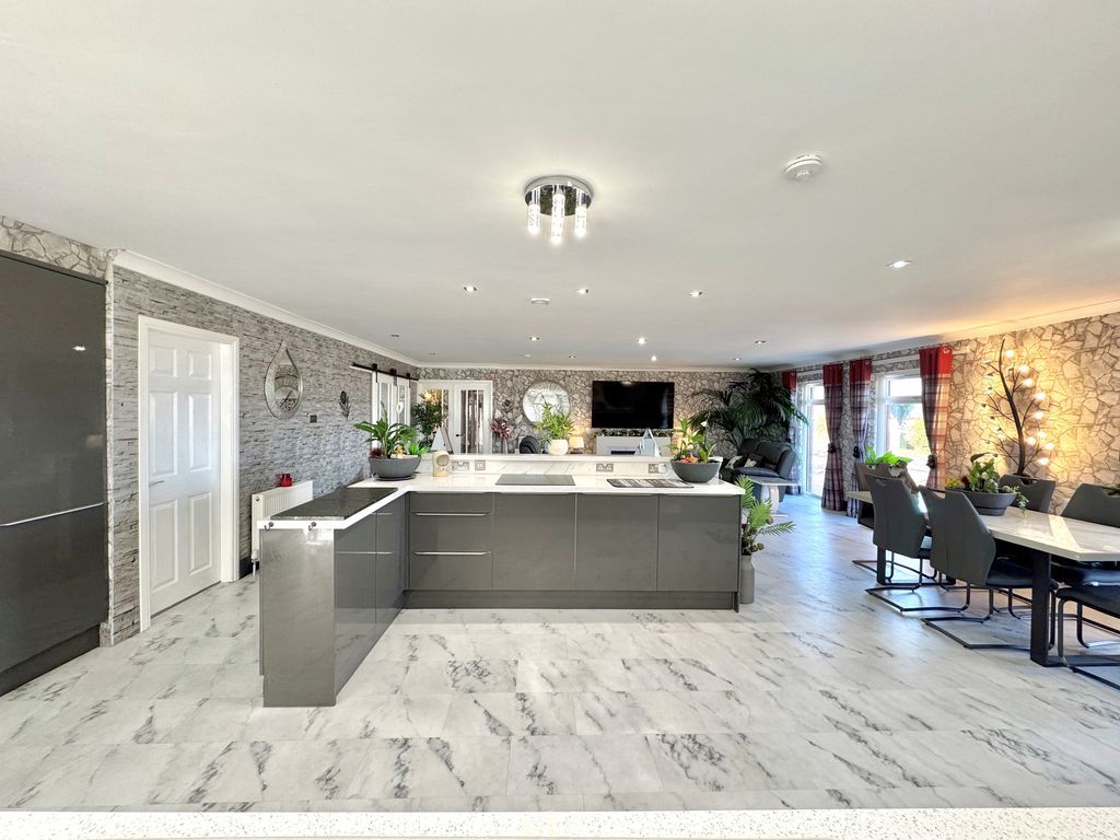 Property photo 2 of 42 Photo 25