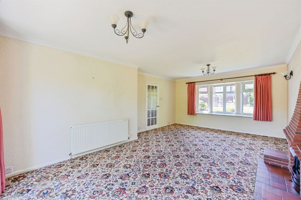 Property photo 3 of 17