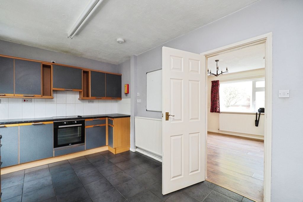 Property photo 3 of 15 Photo