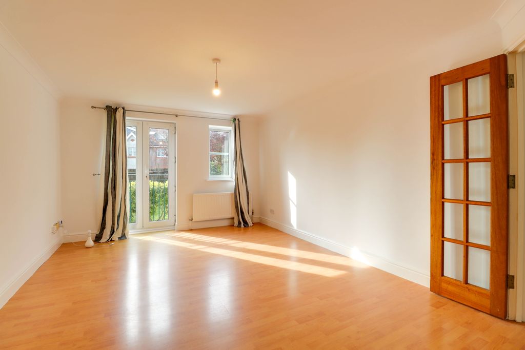 Property photo 2 of 10 Img8627Img8629