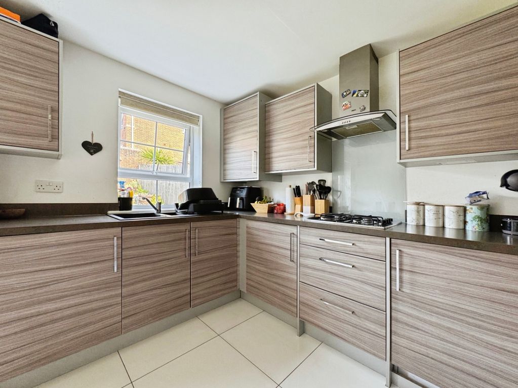 Property photo 3 of 24 3857835