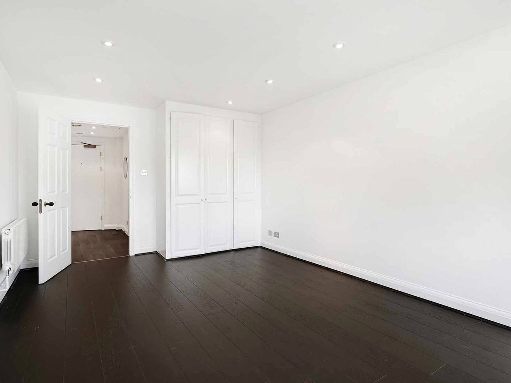 Property photo 3 of 14 Village Court