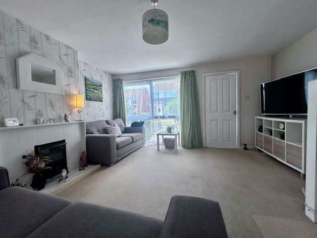Property photo 2 of 17 22 Ashley Lounge