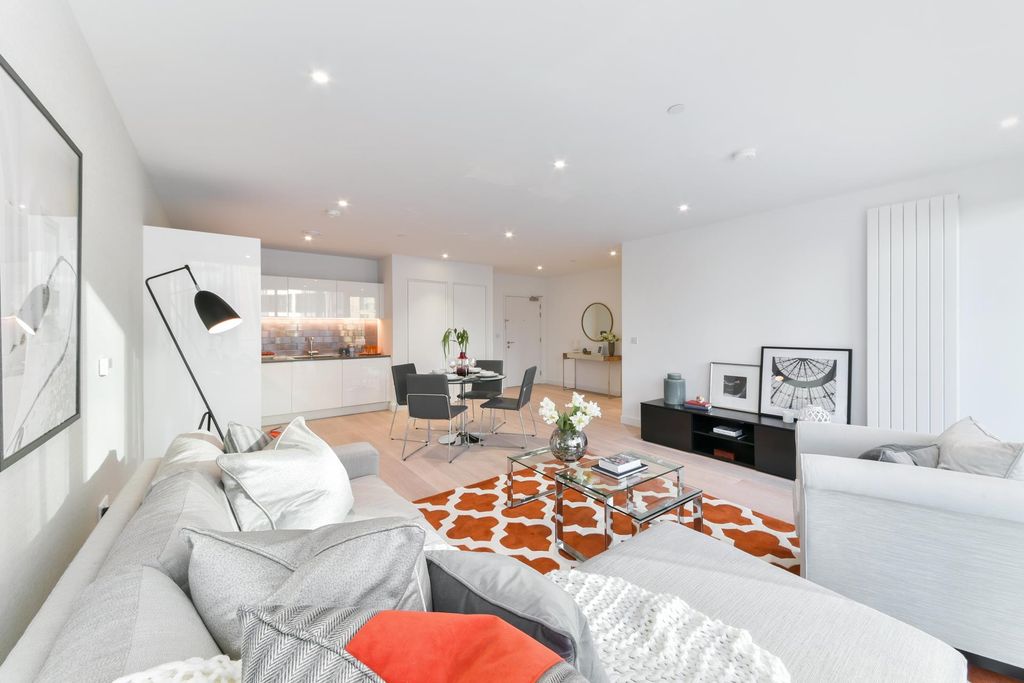 Property photo 3 of 8