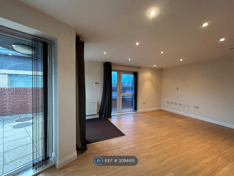 Property photo 3 of 11 Living Area