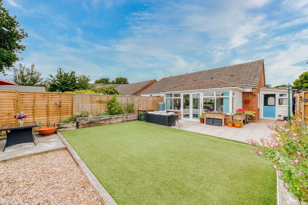 Property photo 2 of 20