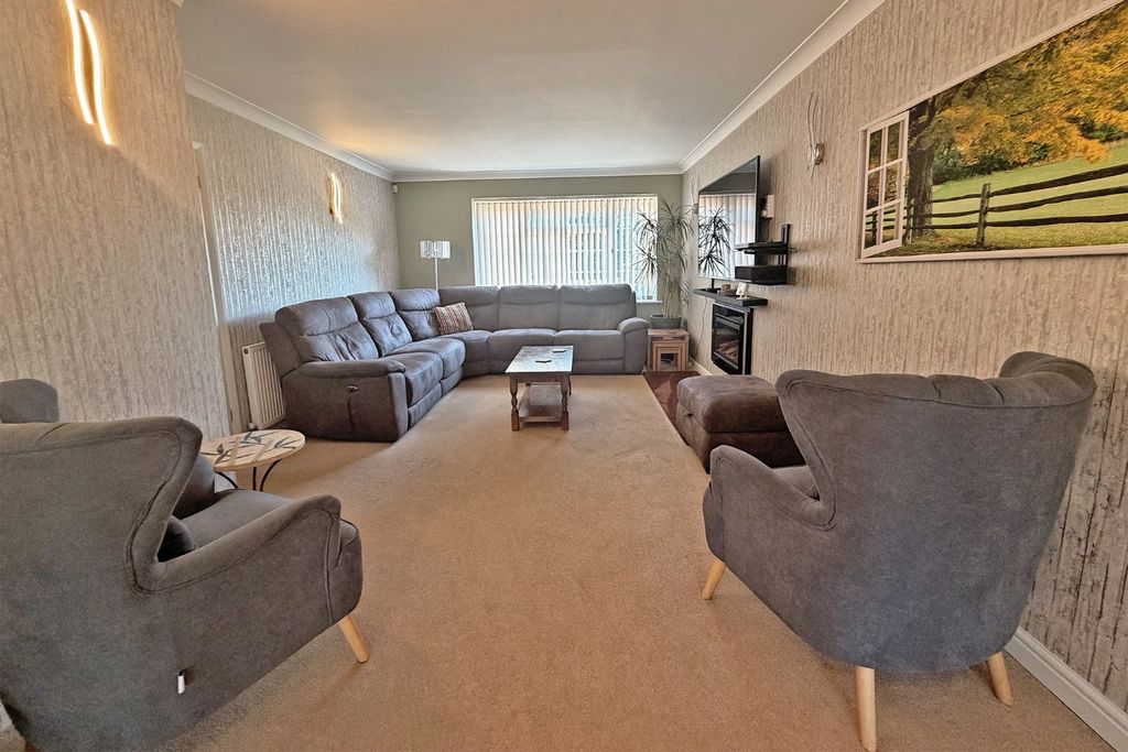 Property photo 3 of 11 5235247