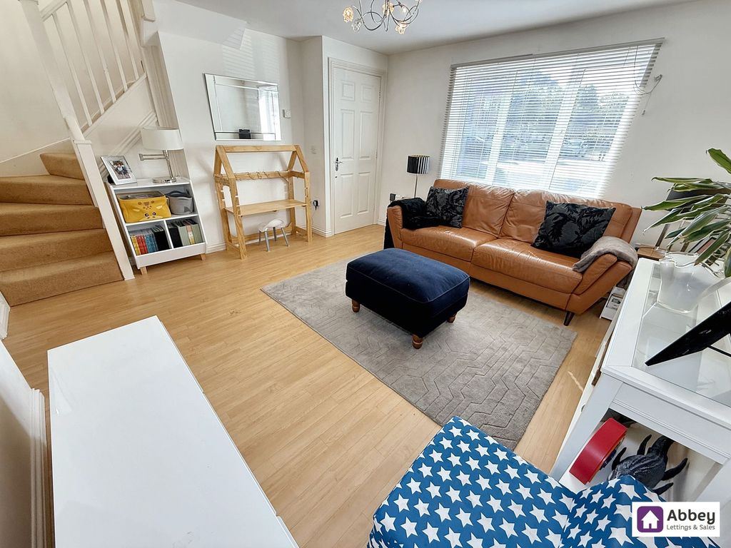 Property photo 3 of 12 Lounge