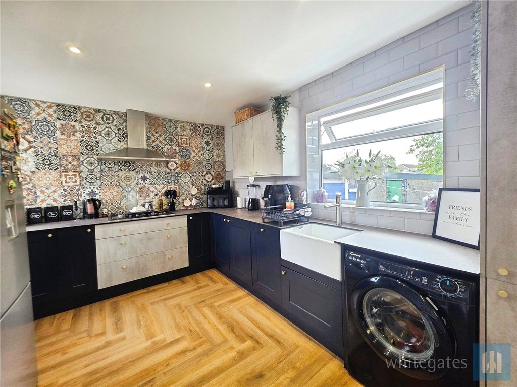 Property photo 3 of 22 Picture No. 16