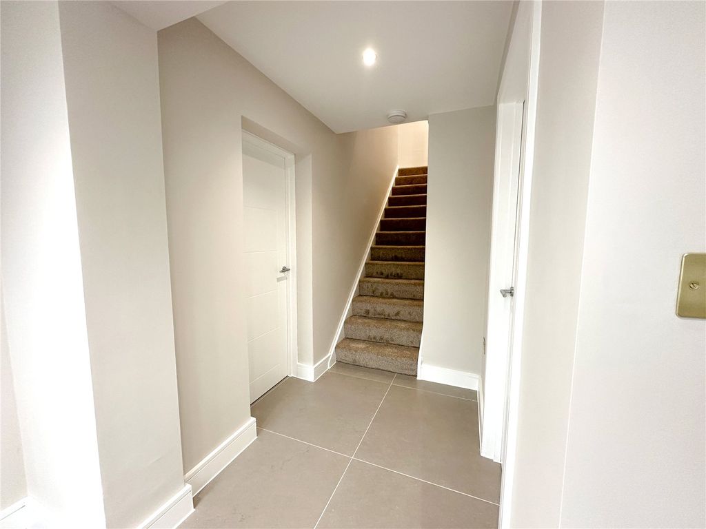 Property photo 2 of 21 Picture No. 25