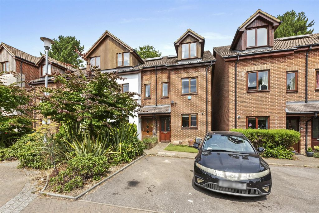 Property photo 1 of 14 John North Close-15.Jpg