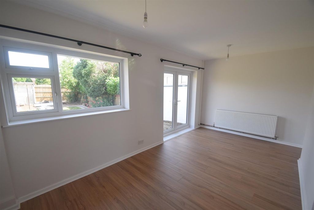 Property photo 3 of 17 Dining & Day Room