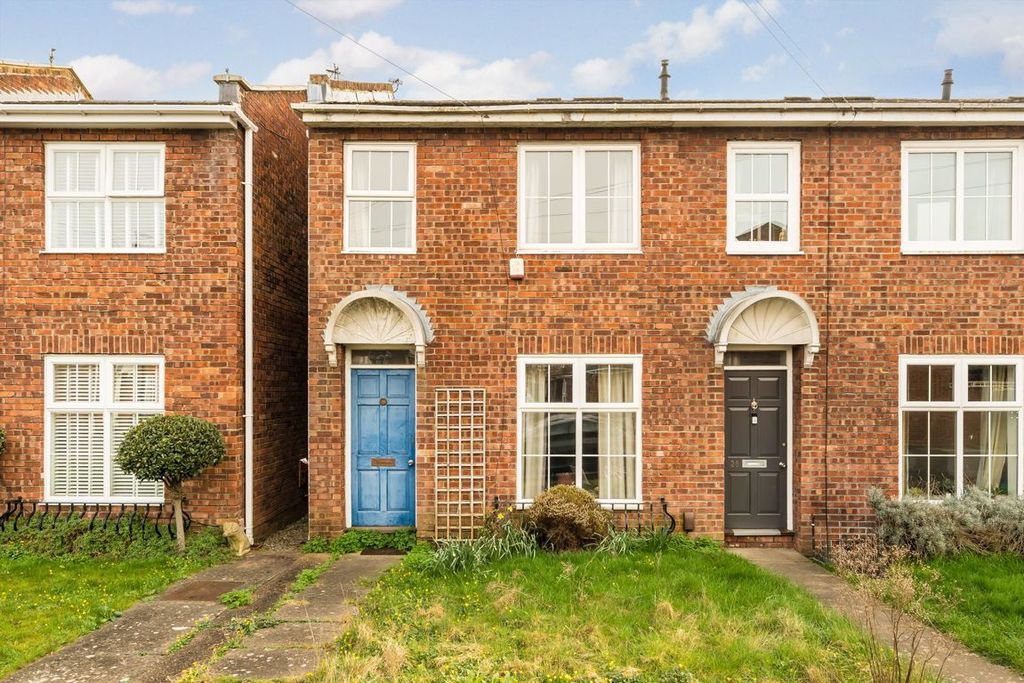 Property photo 1 of 3