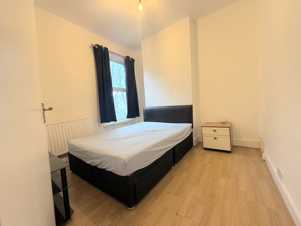 Property photo 3 of 6 2810863