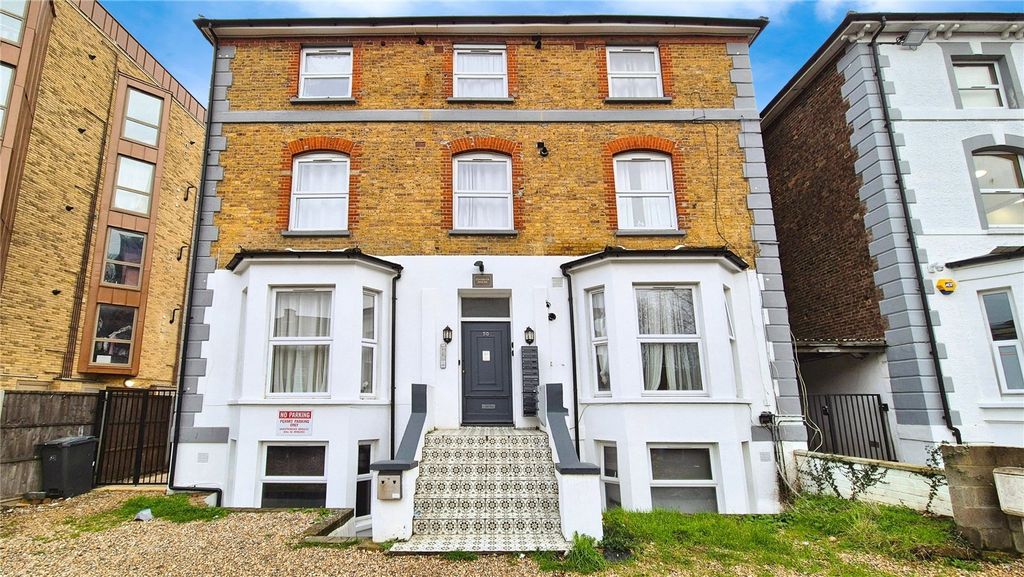 Property photo 2 of 8 Exterior