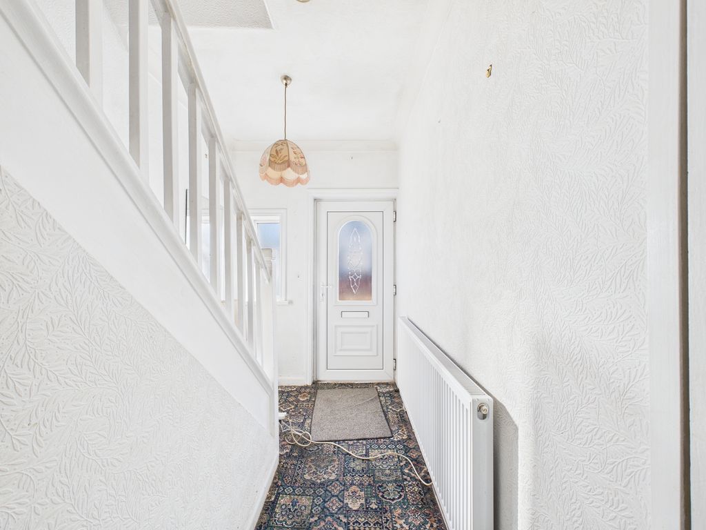 Property photo 2 of 27