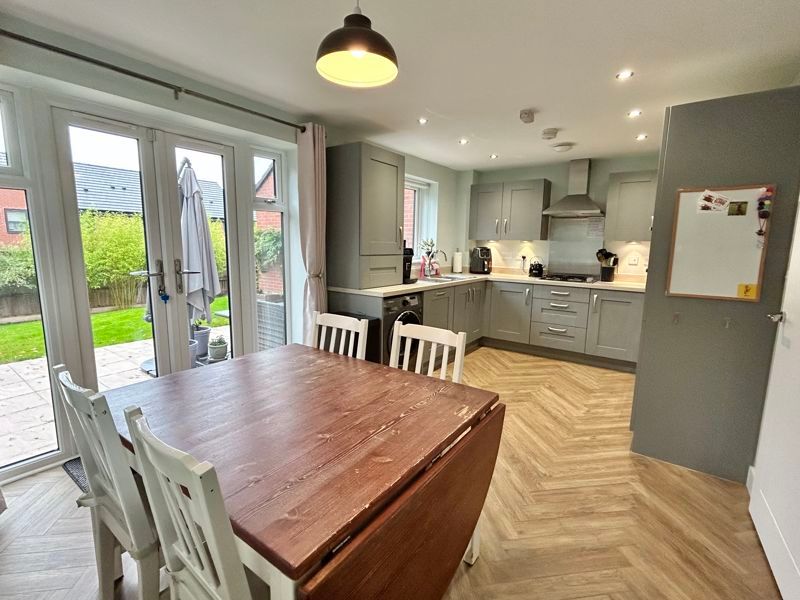 Property photo 3 of 20 Kitchen/Diner