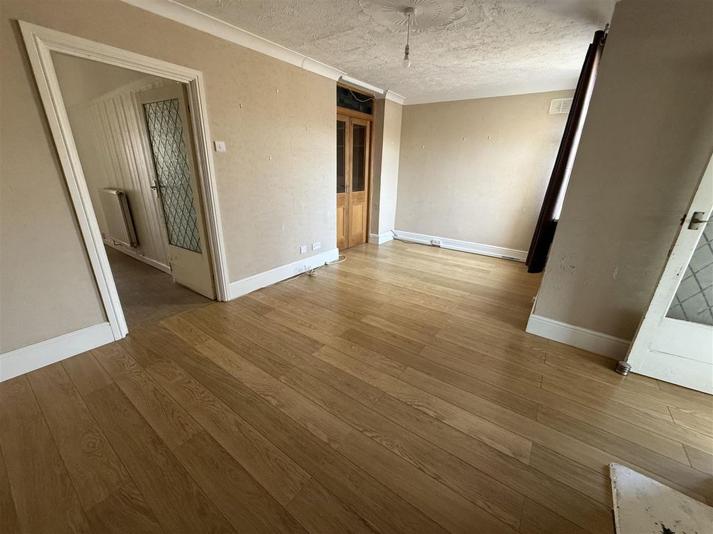 Property photo 3 of 30 Sitting Room
