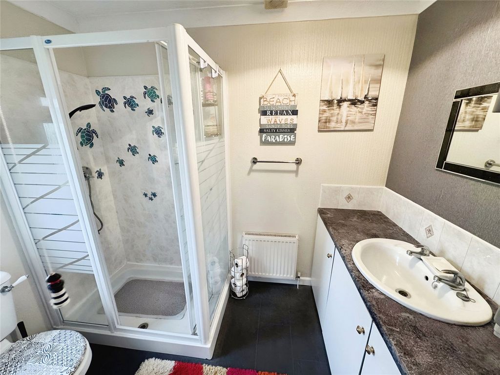 Property photo 2 of 13 En-Suite