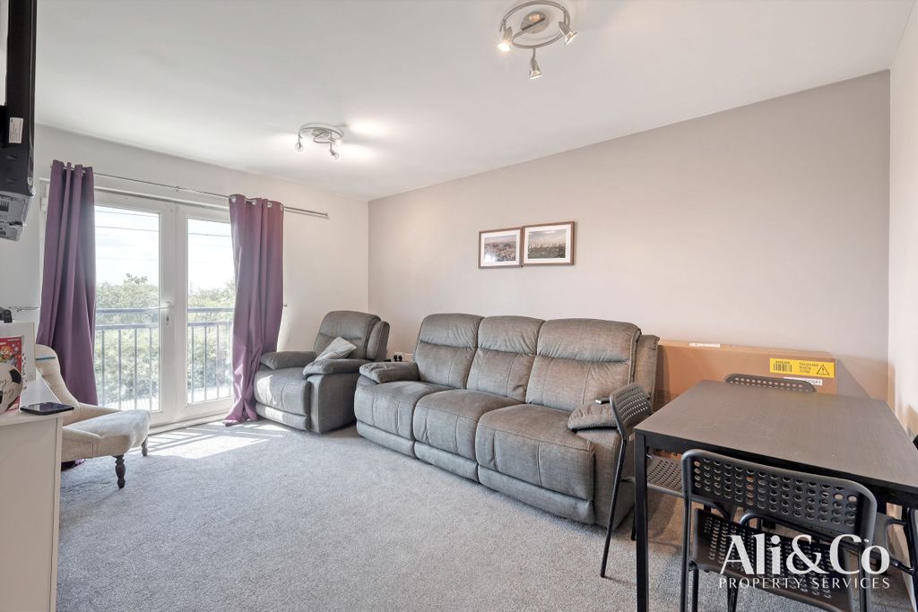 Property photo 3 of 17