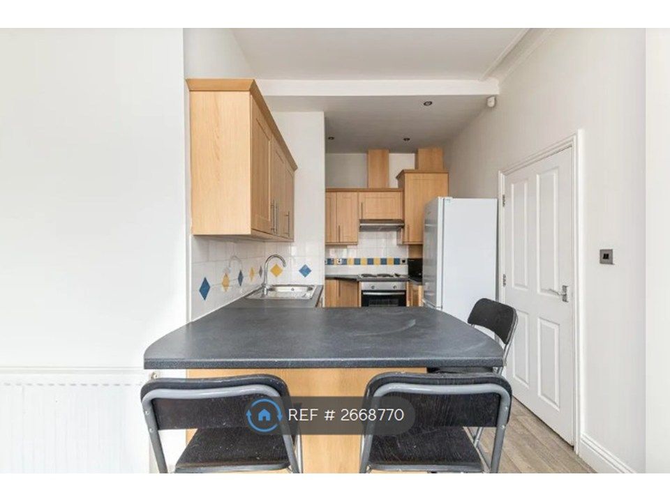 Property photo 3 of 24