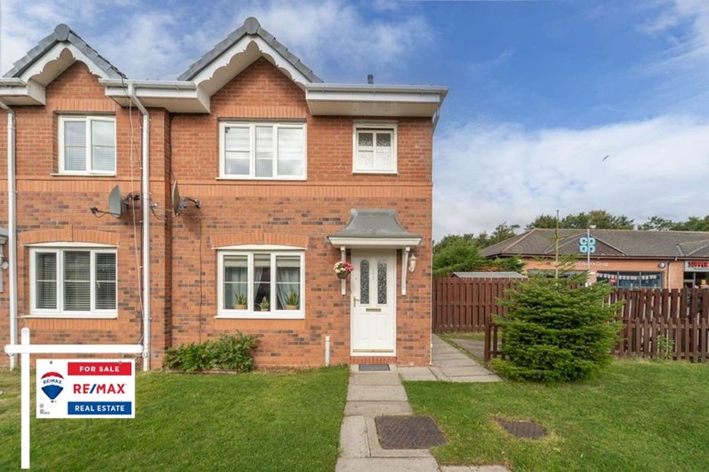 Property photo 1 of 32 Front Sale
