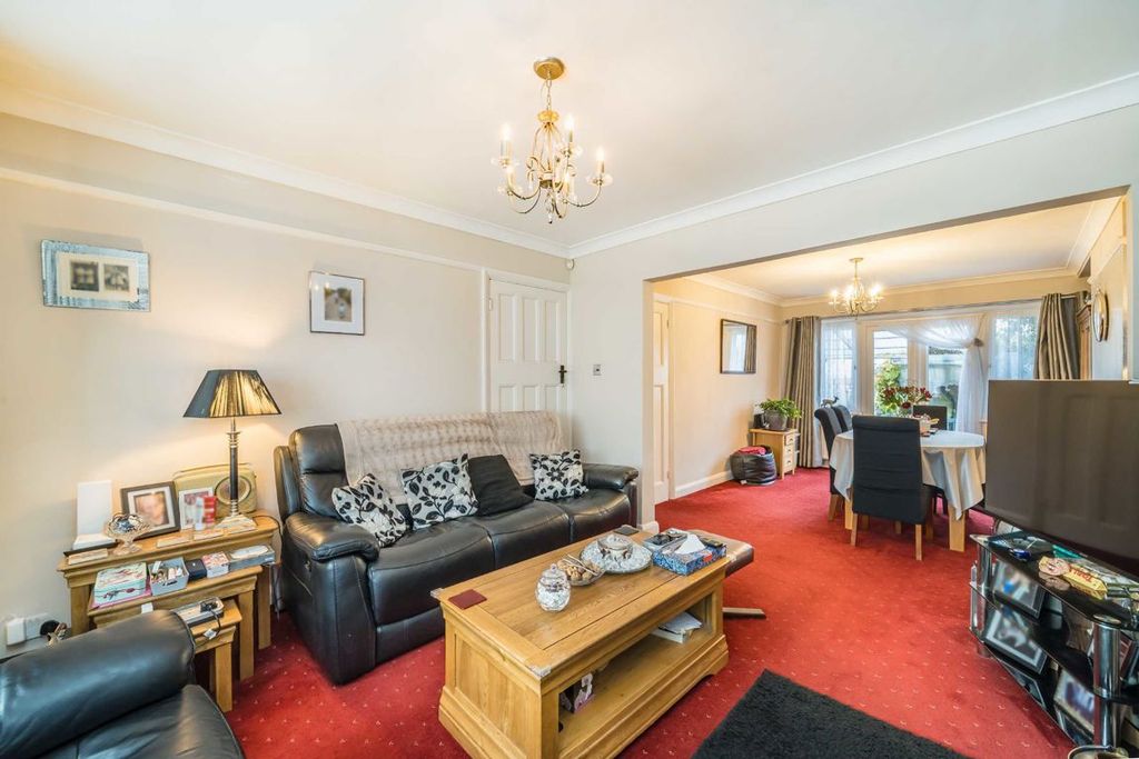 Property photo 2 of 8