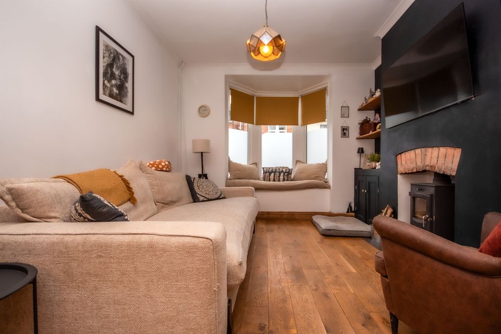 Property photo 3 of 12