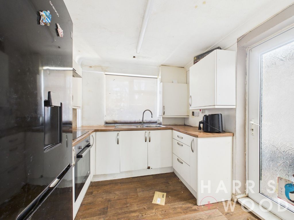 Property photo 2 of 15 5269494